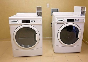 2-Star Hotel ∙ Hampton Inn & Suites Jacksonville