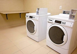 2-Star Hotel ∙ Hampton Inn & Suites Jacksonville