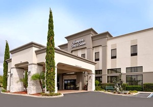 2-Star Hotel ∙ Hampton Inn & Suites Lady Lake/The Villages