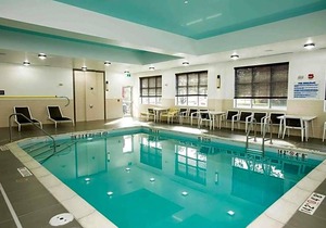 2-Star Hotel ∙ Hampton Inn & Suites by Hilton Thunder Bay