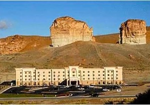 2-Star Hotel ∙ Hampton Inn & Suites Green River