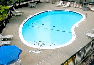 2-Star Hotel ∙ Hampton Inn Kansas City - Airport