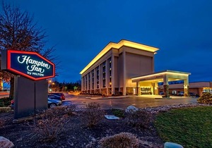 2-Star Hotel ∙ Hampton Inn Charlottesville