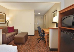 2-Star Hotel ∙ Hampton Inn Minneapolis-Burnsville