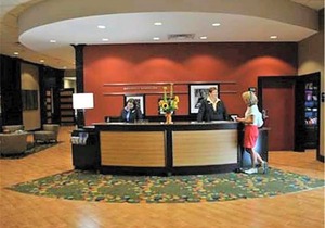2-Star Hotel ∙ Hampton Inn Evansville Airport