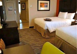 2-Star Hotel ∙ Hampton Inn Evansville Airport