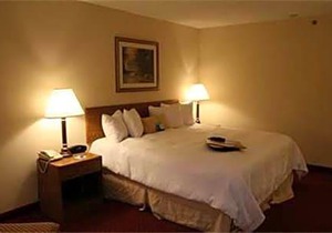 2-Star Hotel ∙ Hampton Inn By Hilton Cherokee