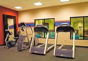 2-Star Hotel ∙ Hampton Inn and Suites Ada