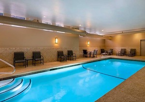 2-Star Hotel ∙ Hampton Inn & Suites Exeter