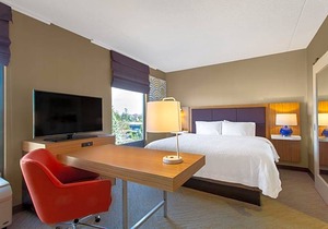 2-Star Hotel ∙ Hampton Inn & Suites Albany-Airport