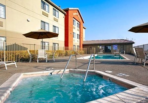 2-Star Hotel ∙ Holiday Inn Express Westley, an IHG Hotel