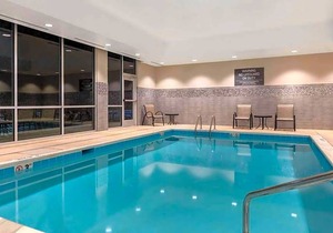 2-Star Hotel ∙ La Quinta Inn & Suites by Wyndham Wisconsin Dells