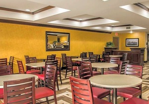 2-Star Hotel ∙ Quality Suites NYC Gateway