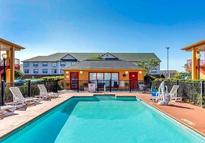 2-Star Hotel ∙ Quality Inn Bessemer I-20 exit 108