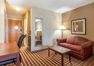2-Star Hotel ∙ Quality Suites Paducah