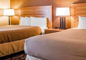 2-Star Hotel ∙ Quality Inn & Suites Warren - Detroit
