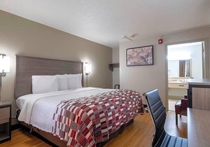 2-Star Hotel ∙ Red Roof Inn Charlottesville