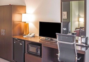 2-Star Hotel ∙ Sleep Inn & Suites Roseburg North Near Medical Center