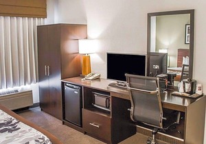 2-Star Hotel ∙ Sleep Inn & Suites Roseburg North Near Medical Center