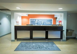 2-Star Hotel ∙ Hampton Inn Clarks Summit
