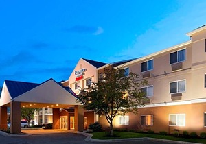 2-Star Hotel ∙ Fairfield Inn & Suites Grand Rapids