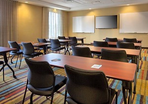 2-Star Hotel ∙ Fairfield Inn & Suites by Marriott Syracuse Carrier Circle