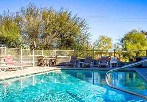 2-Star Hotel ∙ Comfort Inn Green Valley I-19