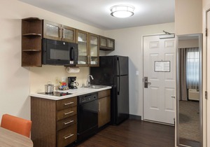 2 Studio Suites with Full Kitchens! Adjacent to Disneyland Resort! Shuttle, Pool