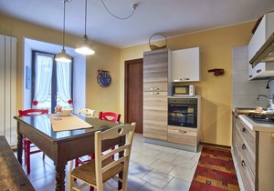 (2) Suites in the historic center of Omegna