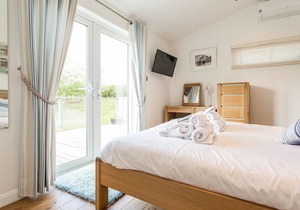 2 Tree Tops, LANREATH