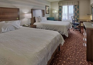 2 Units for Group Travel! Free Parking, Pool! A short drive to Kimo Theater!