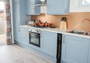 2 VALLEY VIEW, pet friendly, luxury holiday cottage in Lanreath