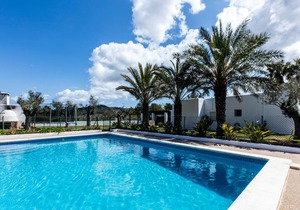 200 m² Villa ∙ 4 bedrooms ∙ 8 guests