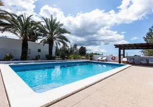 200 m² Villa ∙ 4 bedrooms ∙ 8 guests