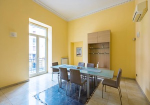 200 m² Apartment ∙ 3 bedrooms ∙ 8 guests