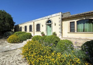 200 m² Villa ∙ 5 bedrooms ∙ 8 guests