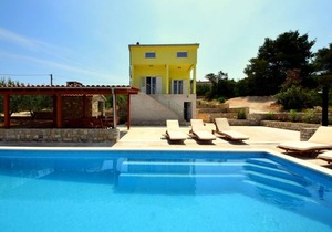 210 m² Accommodation ∙ 6 bedrooms ∙ 12 guests