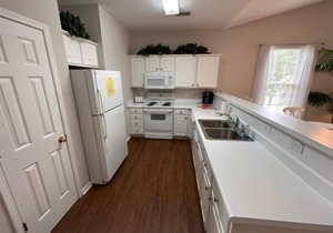 23C Sandpiper -Lovely Second Floor Sandpiper Condo Near Pool