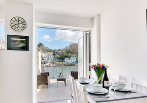 24 Passage Street - Two Bedroom House, Sleeps 4