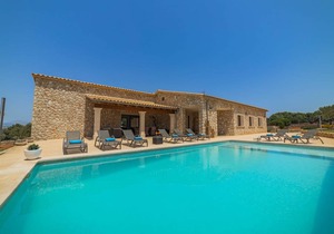 250 m² Villa ∙ 4 bedrooms ∙ 8 guests