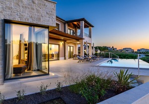 271 m² Villa ∙ 4 bedrooms ∙ 8 guests