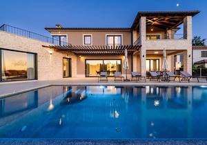 271 m² Villa ∙ 4 bedrooms ∙ 8 guests