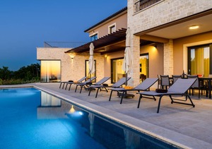 271 m² Villa ∙ 4 bedrooms ∙ 8 guests