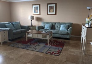 2Bedroom with Den and 2BA 4 Blocks to Santa Monica Beach