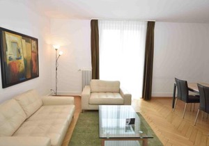 2BR flat near lake and central - Stardust 22