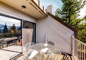 2BR Huntington Lake condo with mountain views, WiFi, 2 decks, private W/D