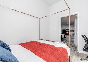 2BR Park Ave Townhome with parking | CozySuites