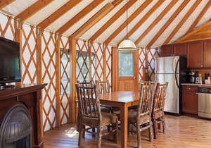 2BR Yurt Shenandoah Xing Resort w/Amenities