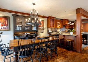 3.5BR | Walk to Slopes | Hot Tub | Garage (Gear Storage Only) | Managed by Aloha Whistler