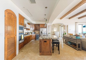 3 BD Oceanview Penthouse with infinity pool and jacuzzi